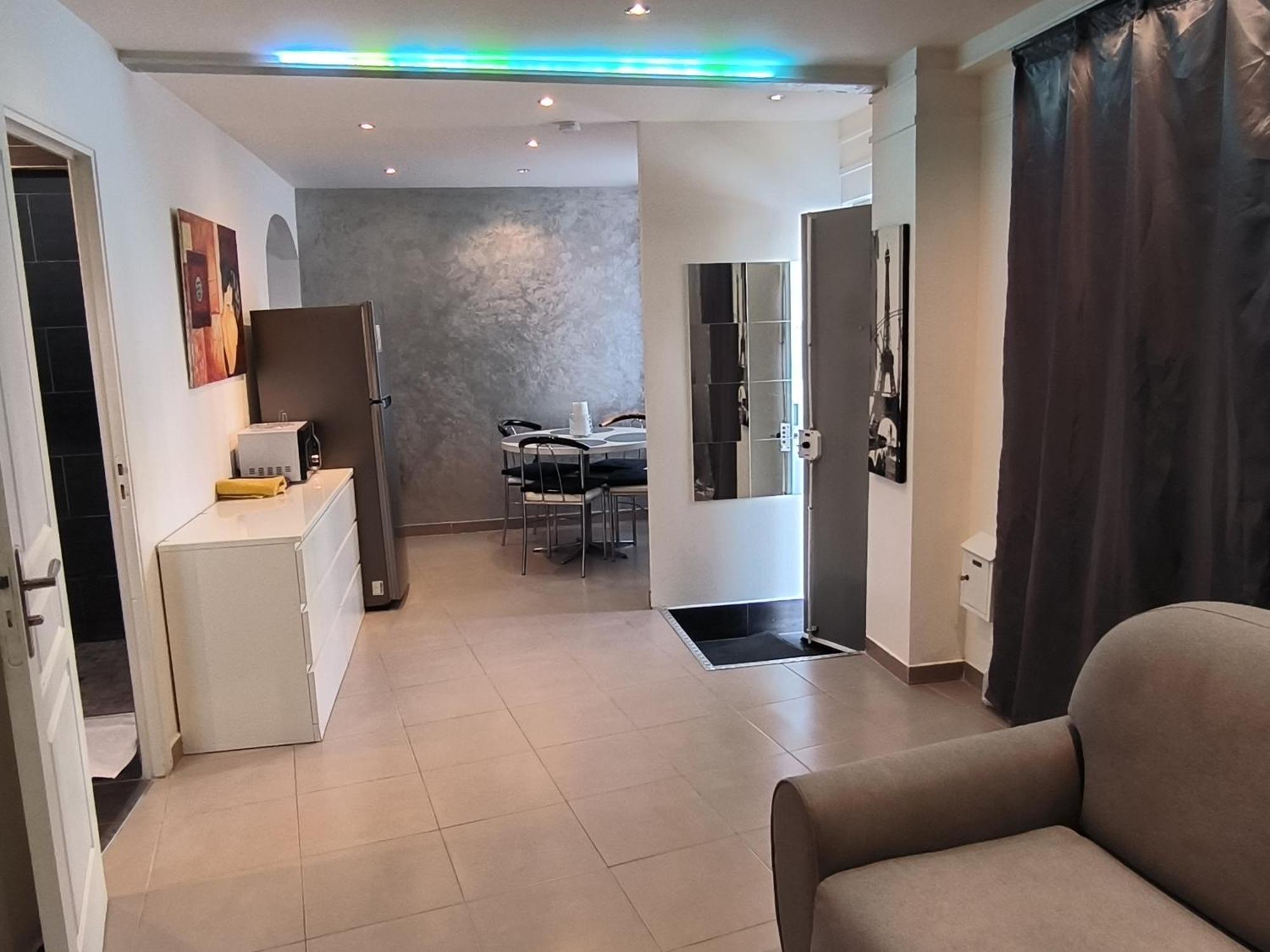 Loft Porte De Paris Croix De Chavaux 93100 Montreuil Apartment *